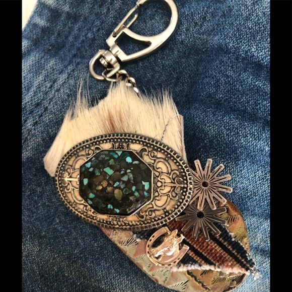 Brooch /Keychain  /accessory - Picture 2 of 10